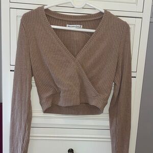 Abercrombie taupe wrap LS top